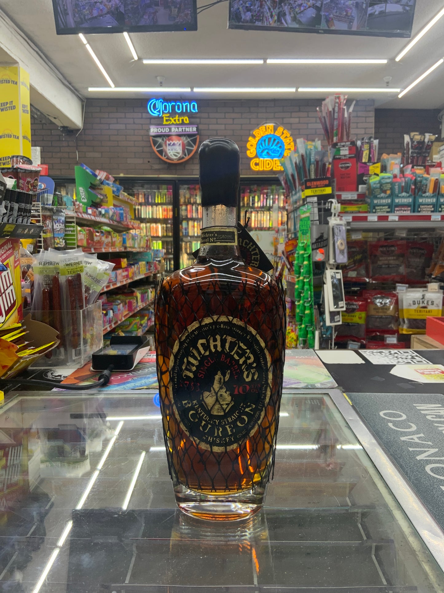 MICHTER'S BOURBON 10 YEARS OLD
