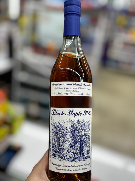 Black Maple Hill Limited Edition Kentucky Straight Bourbon Whiskey - Aged 11 Years 700mL